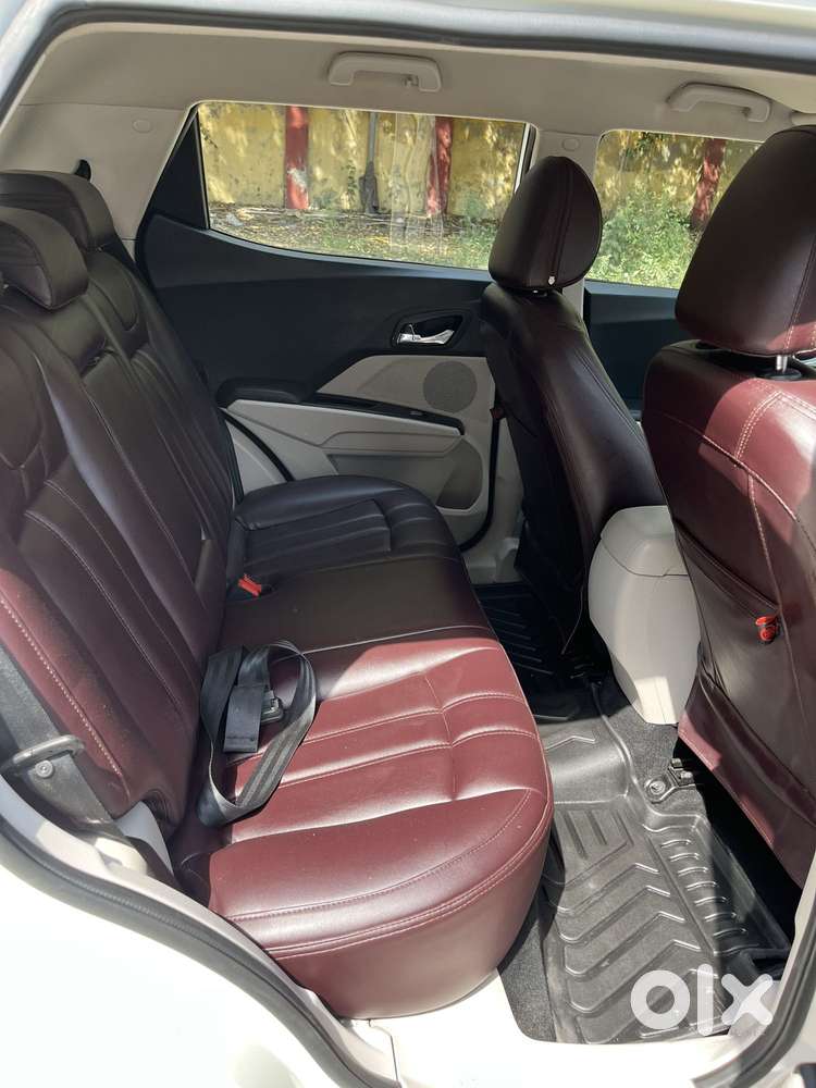 Mahindra Xuv300 W8, 2021, Petrol