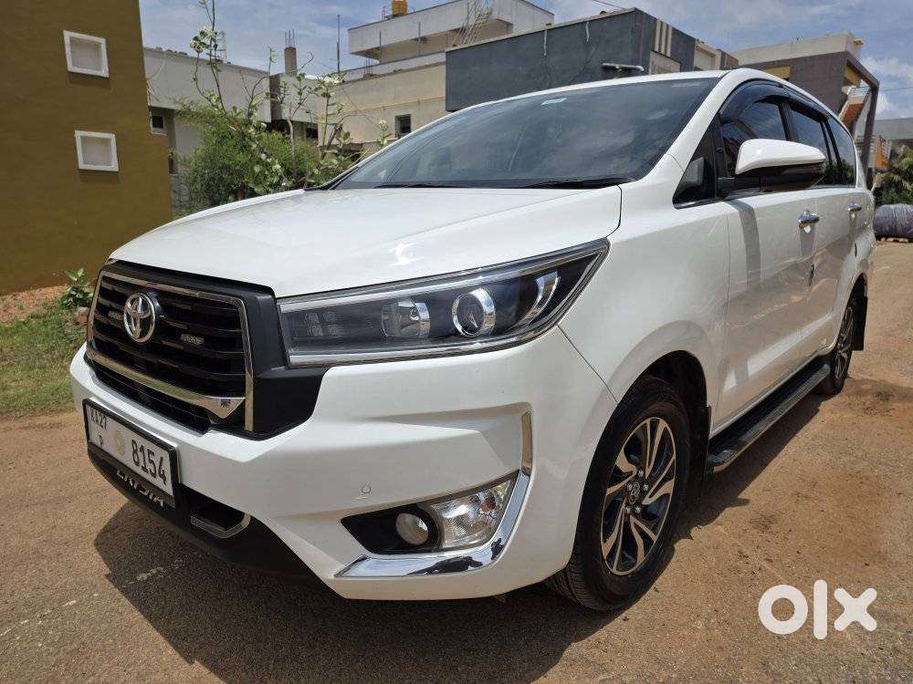 Toyota Innova Crysta 2.4 V 8 Str, 2025, Diesel