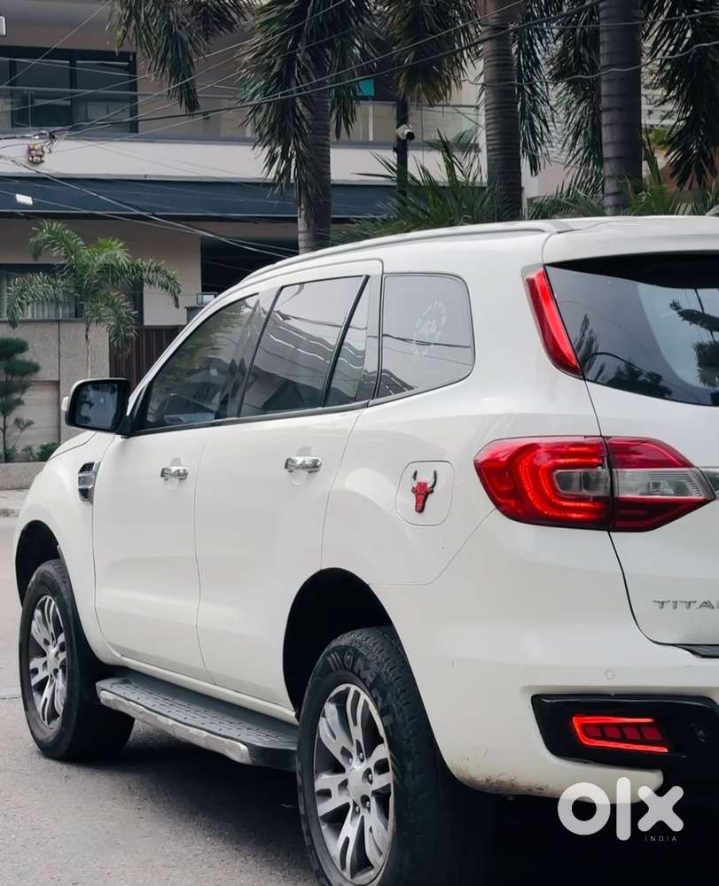 Endeavour 2.2 2017 Auto Titanium In Good Condition