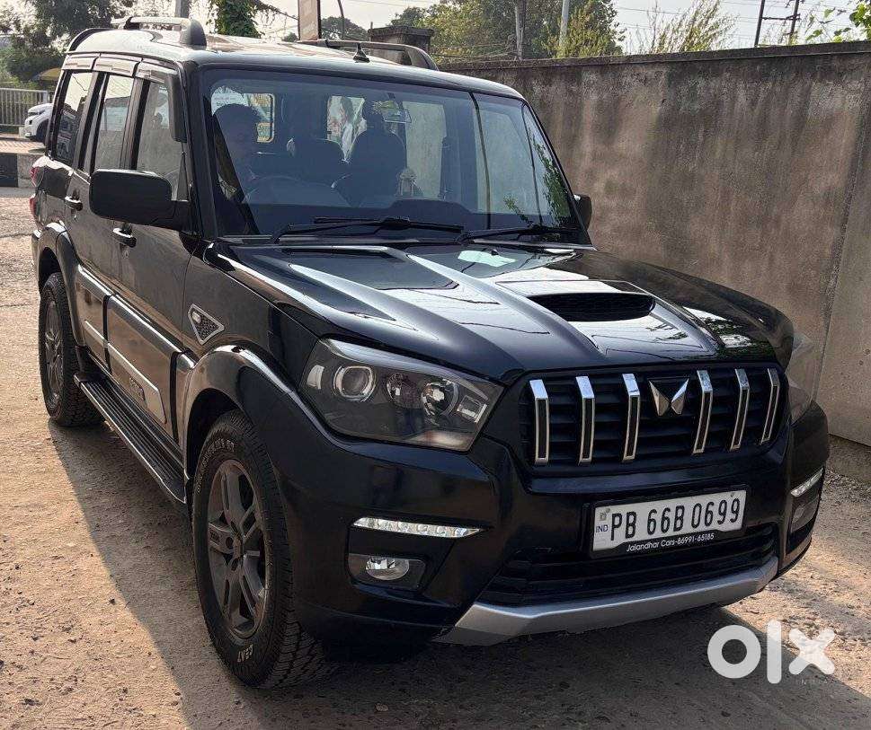 Mahindra Scorpio Classic, 2023, Diesel