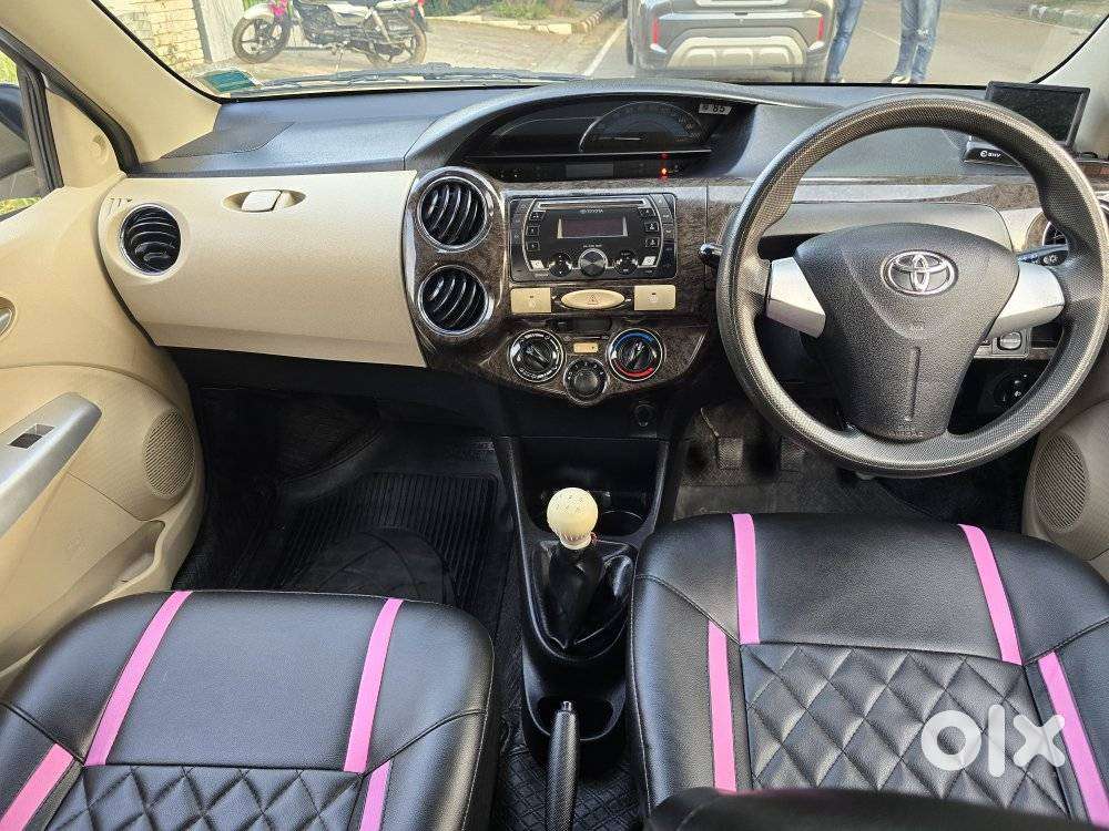 Toyota Etios 1.5 V, 2017, Petrol