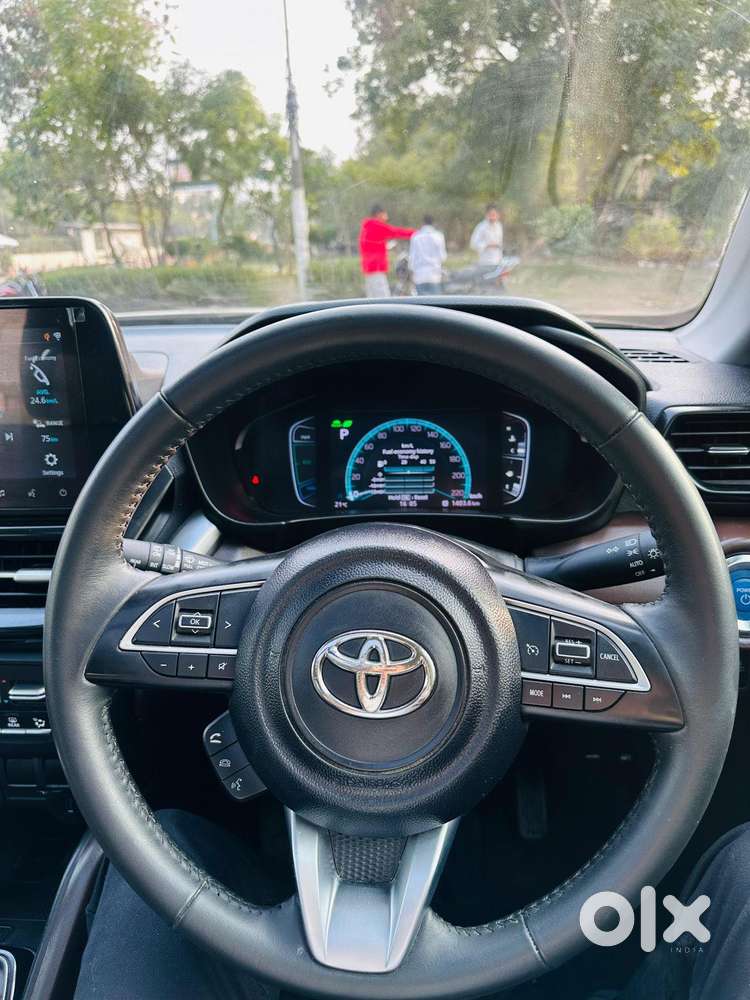 Toyota Urban Cruiser Hyryder 1.5 V Hybrid, 2024, Petrol