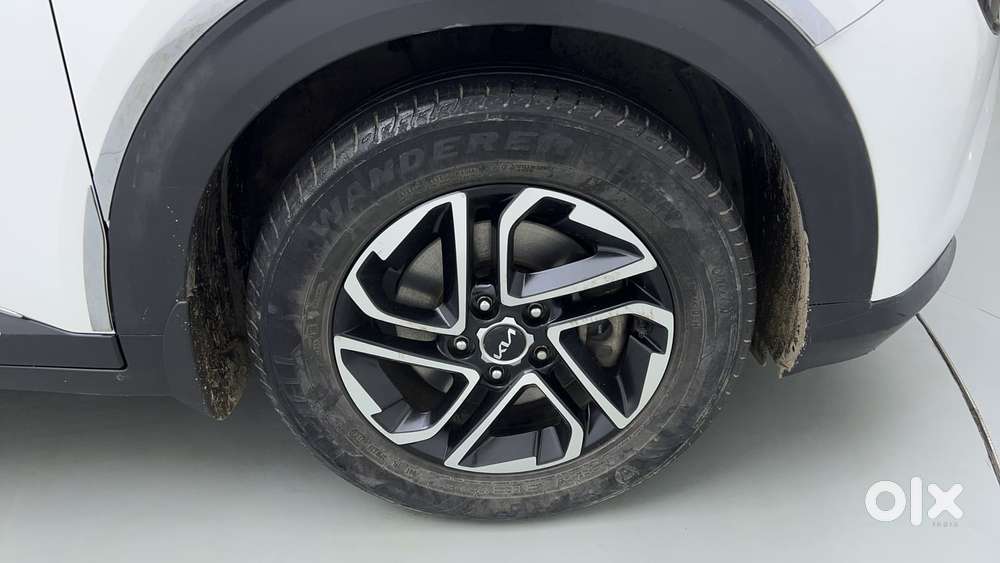 Kia Carens 1.4 Luxury Plus 6 Str, 2022, Petrol