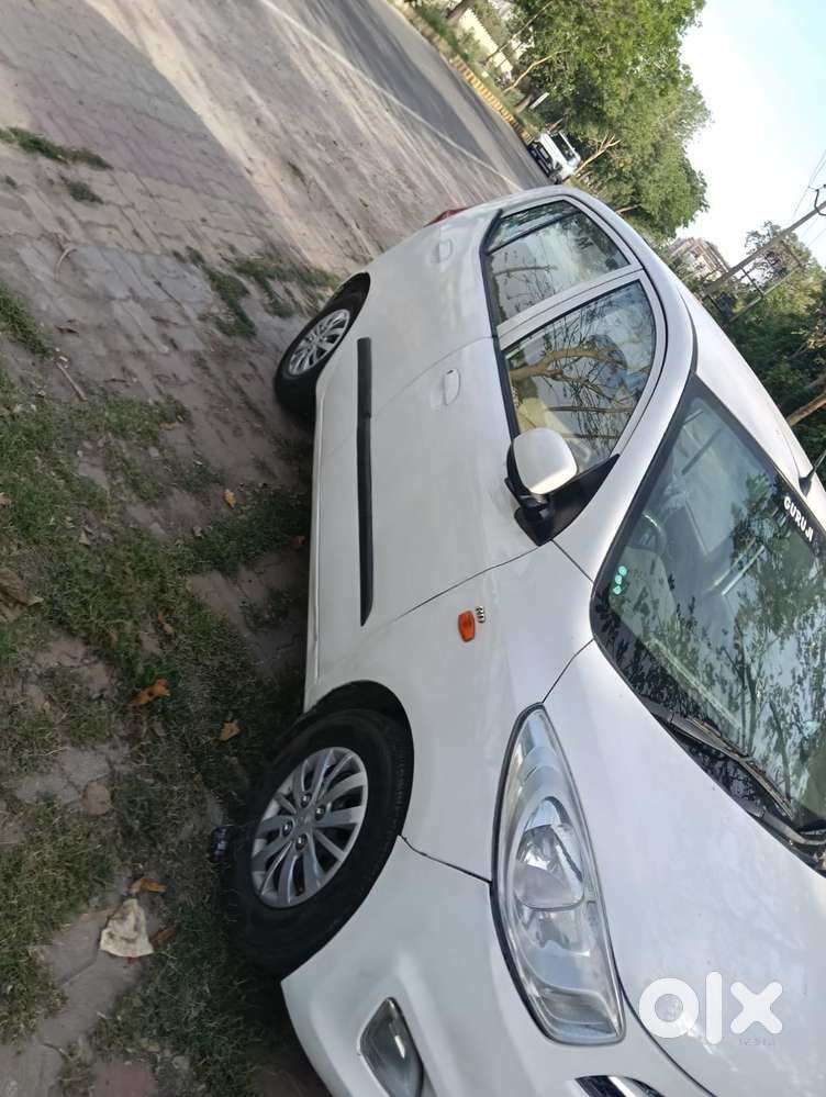 Hyundai I10 Sportz At, 2014, Petrol
