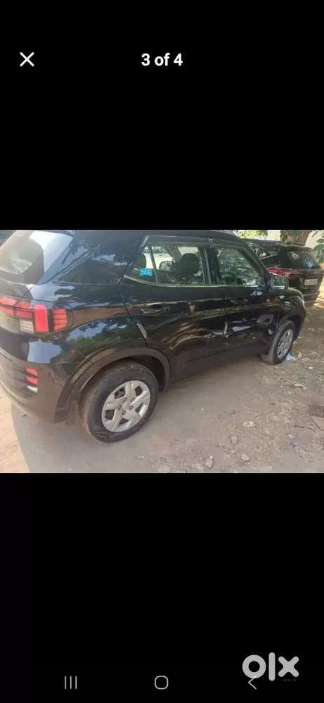 Hyundai Venue 2022 Petrol Well Maintained Complete Company Maintained