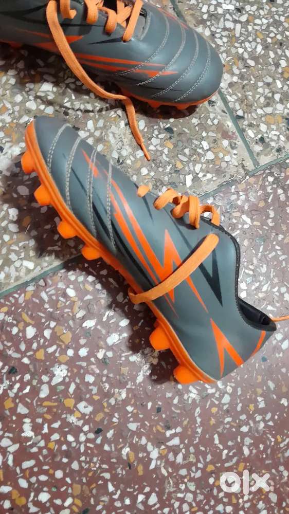 Football shoes under 500 with brand new quality size Sports