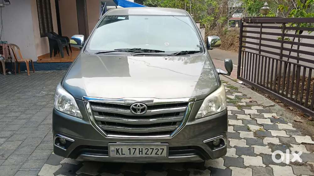 Toyota Innova G4 8 Seater 2012 Model