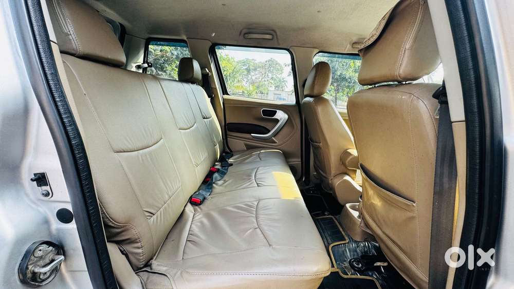 Mahindra Tuv 300 T8, 2016, Diesel