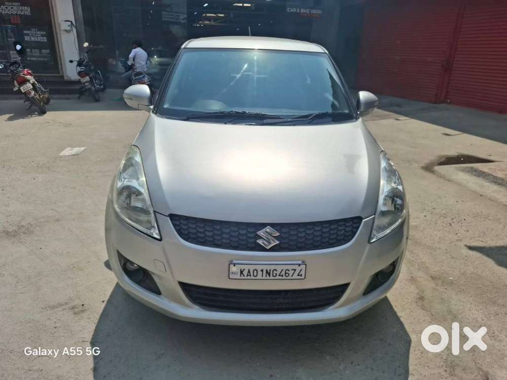 Maruti Suzuki Swift Vxi 1.2 Abs Bs-iv, 2012, Petrol
