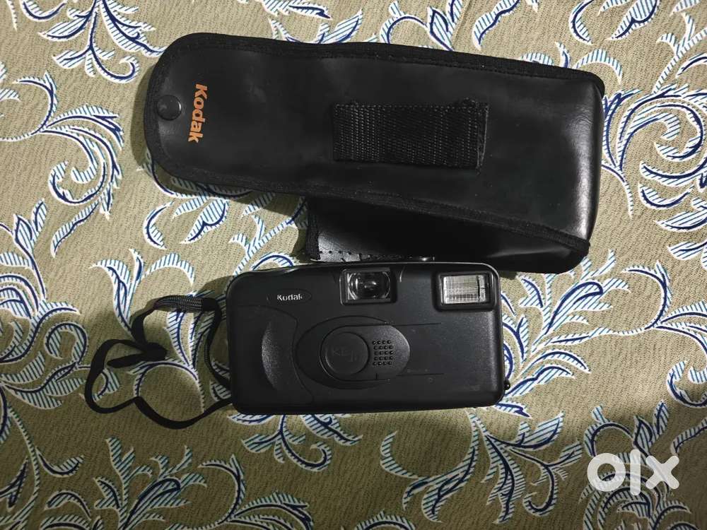 Kodak KB10 35mm Film Camera with Original Case – Vintage Classic