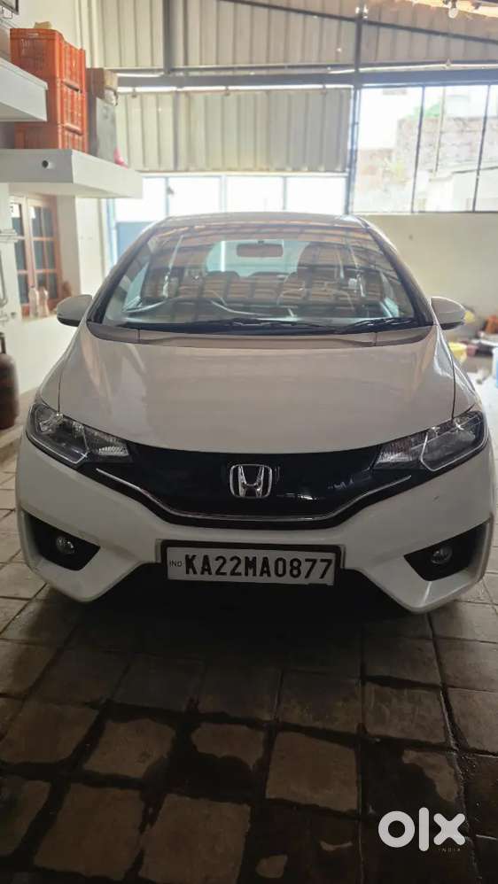 Selling My Well Maintained Honda Jazz(petrol Automatic)