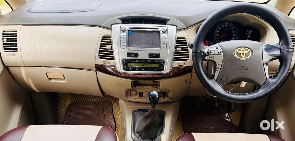 Toyota Innova 2.5 Ev Diesel Ms 8 Str Bsiii, 2012, Diesel