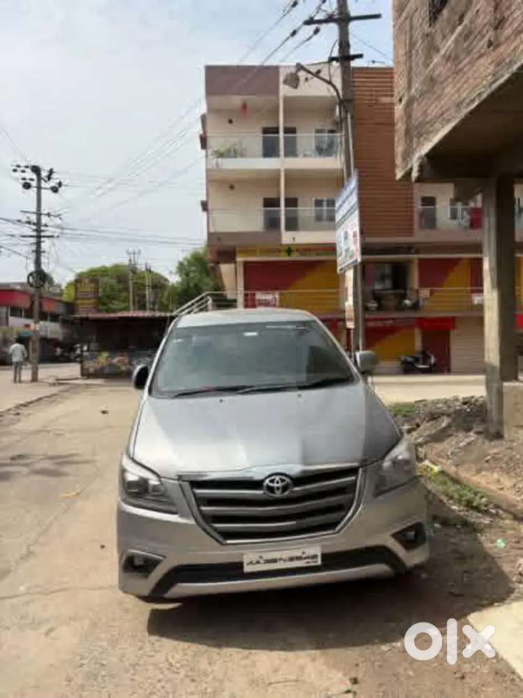 Toyota Innova 2012 Diesel Well Maintained