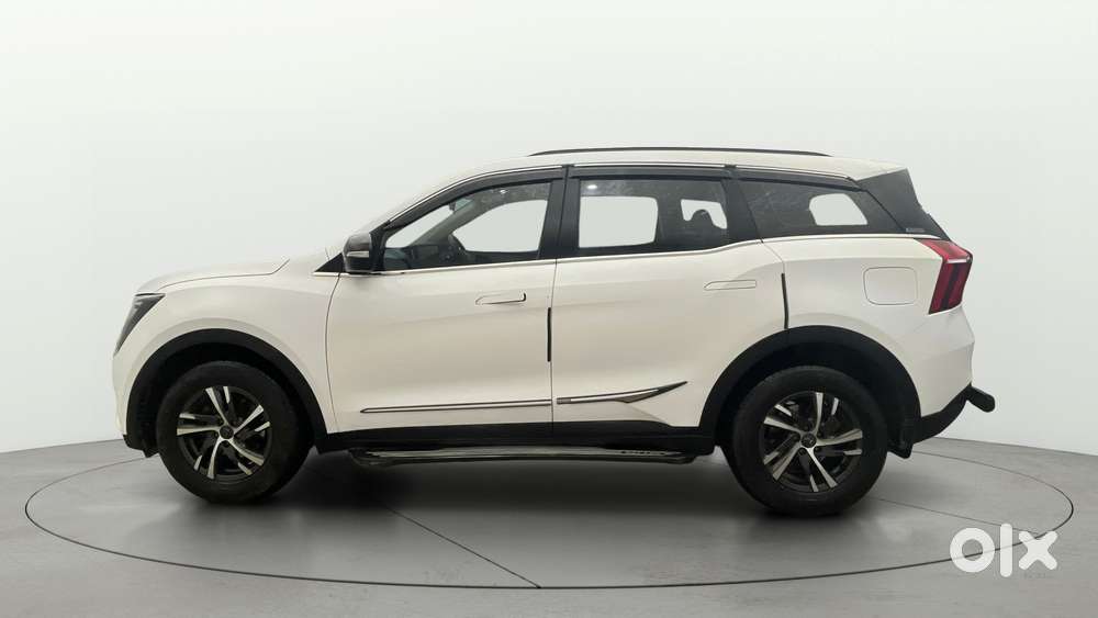 Mahindra Xuv700 2.0 Ax 5 Petrol At Str, 2023, Petrol