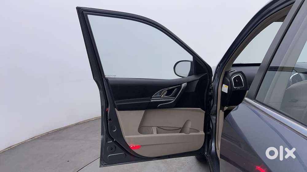 Mahindra Xuv500 2.2 W10, 2016, Diesel