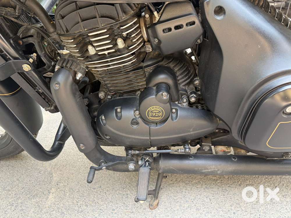 Jawa Perak 2024 bike. With vip number UP16EL5100