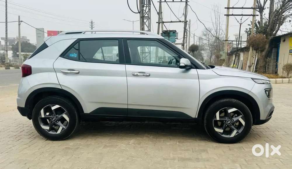 Hyundai Venue 2022 Diesel Well Maintained