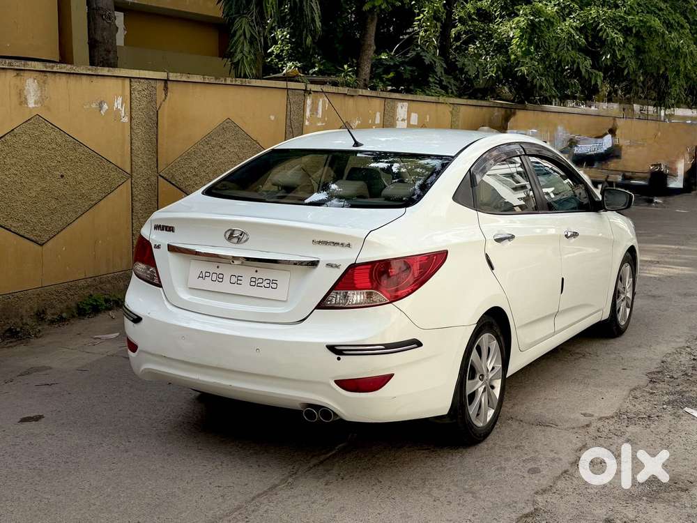 Hyundai Verna 1.6 Sx (o) Vtvt At, 2011, Petrol