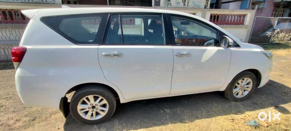 Toyota Innova Crysta 2.8 Gx At 8s, 2016, Diesel