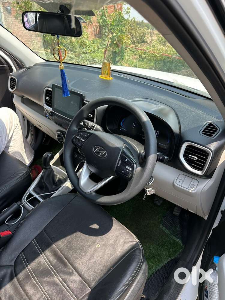 Hyundai Venue Petrol 2023
