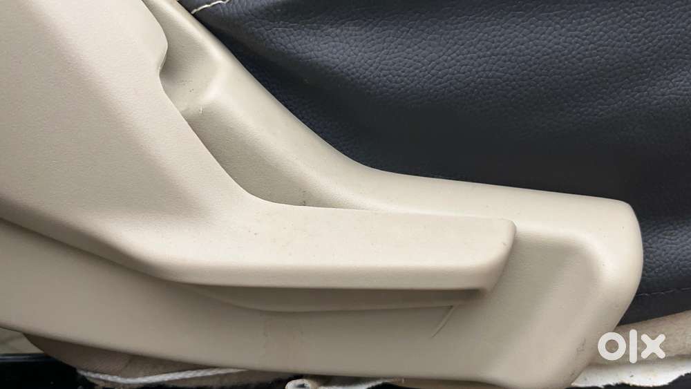 Maruti Suzuki Swift Dzire 1.2 Lxi Bsiv, 2018, Petrol