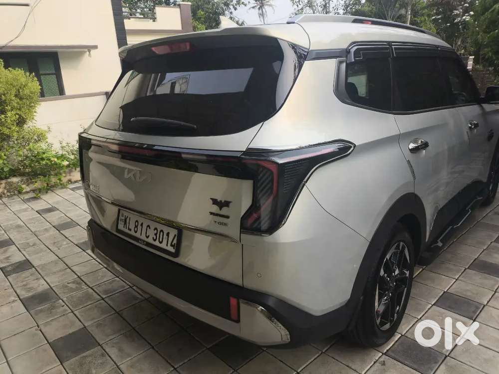 Kia Carens Clavis 2025 Petrol Well Maintained