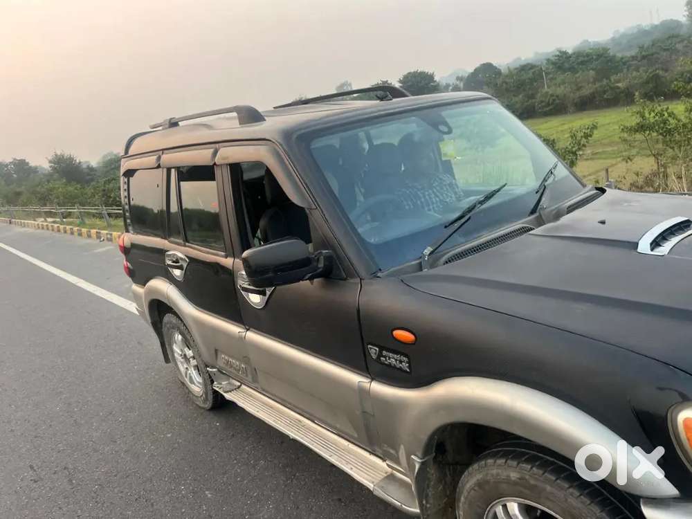 Mahindra Scorpio Classic 2013 Diesel 100000 Km Driven