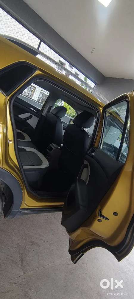 2024 Volkswagen Taigun Topline 1.0 Tsi Mt &ndash; Kurkuma Yellow