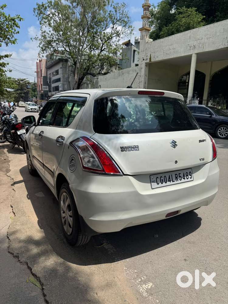 Maruti Suzuki Swift Vxi + Manual, 2017, Petrol