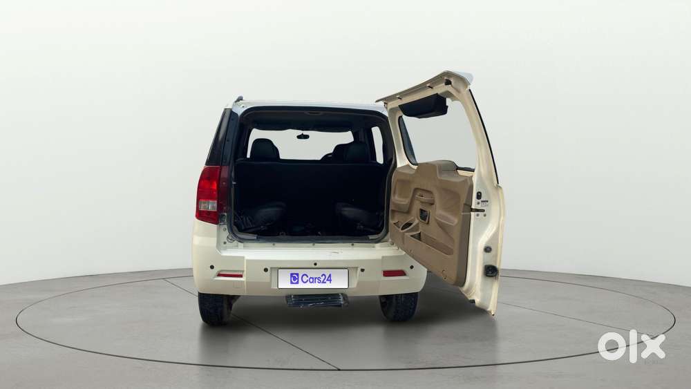 Mahindra Tuv 300 T10, 2018, Diesel