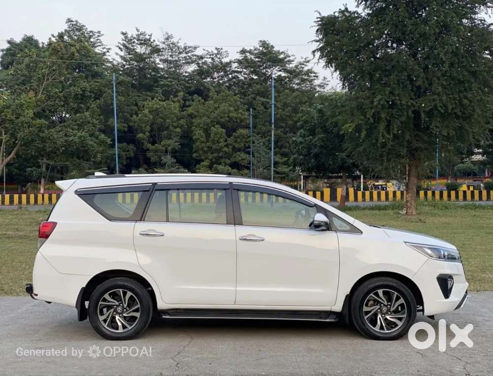 Toyota Innova Crysta [2020-ongoing] 2.4 Vx 8 Str, 2022, Diesel