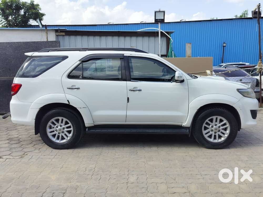 Toyota Fortuner 4x2 Manual, 2014, Diesel