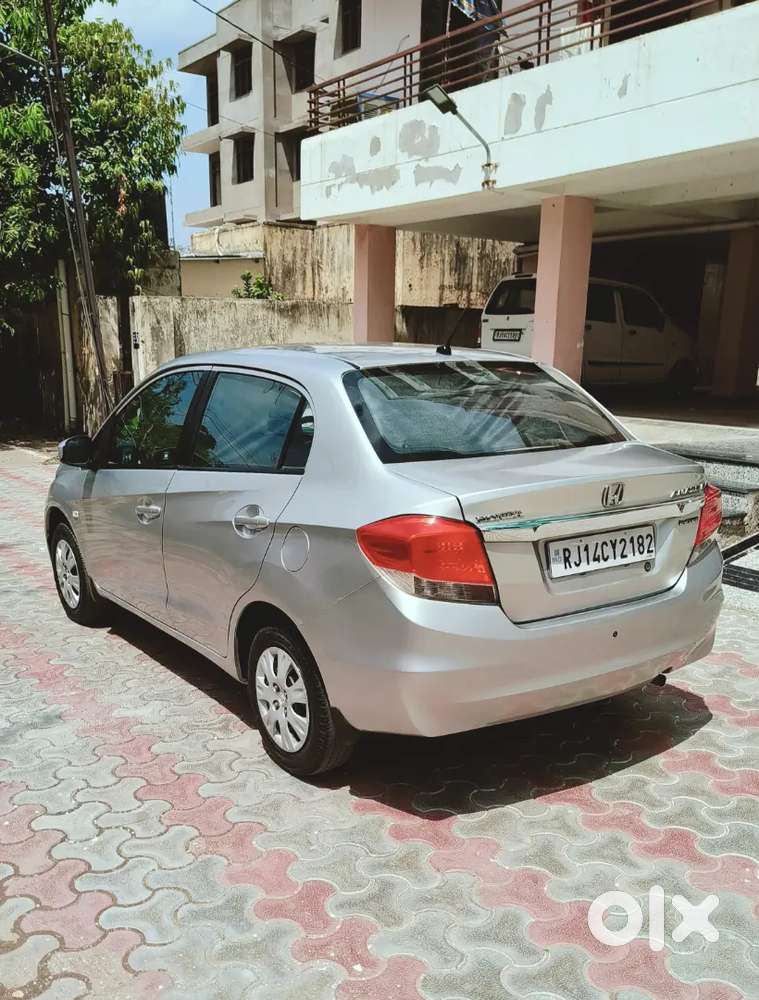 Honda Amaze Amt 2015 Doctor Car Petrol 62000 Km Driven