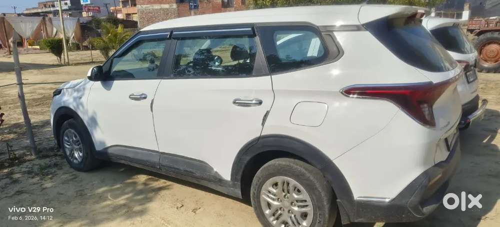 Kia Carens 2023 Petrol 45000 Km Driven