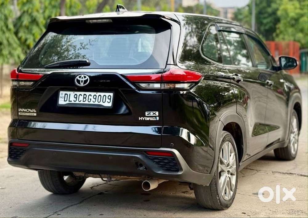 Toyota Innova Hycross 2.0 Zx (o) Hybrid 7 Str, 2025, Petrol