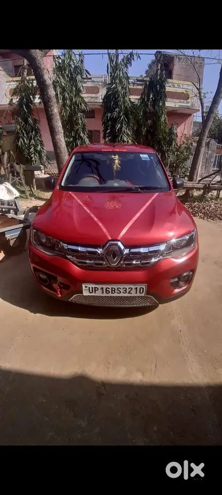 गुड़ कंडीशन चारो टायर न्यू है Led स्क्रीन है