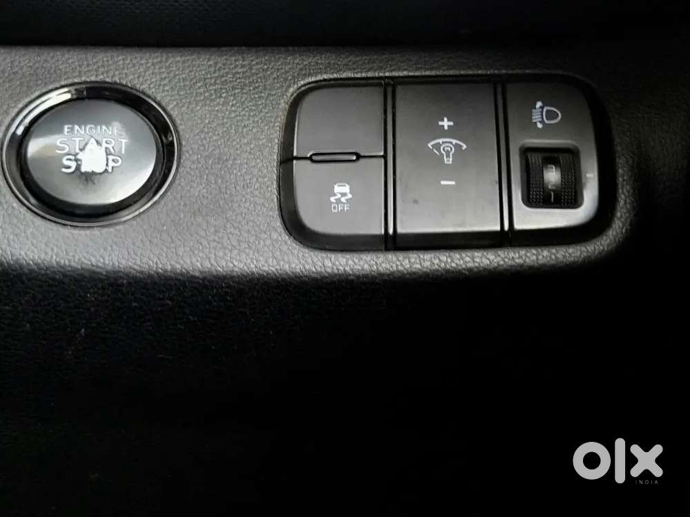 Hyundai Venue 2020 Petrol Well Maintained Brand New Tyres