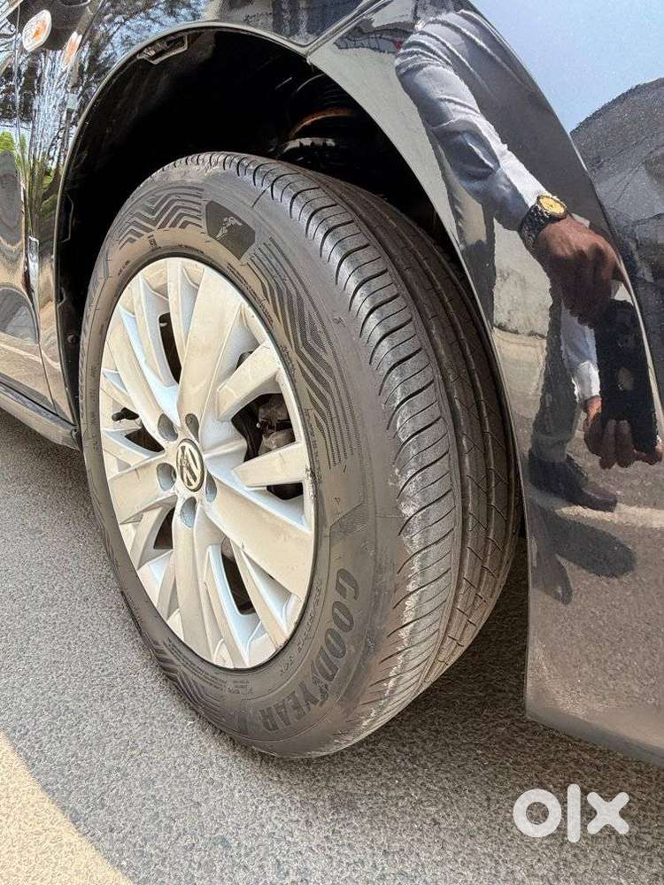 Volkswagen Vento Celeste 1.6 Highline, 2015, Petrol