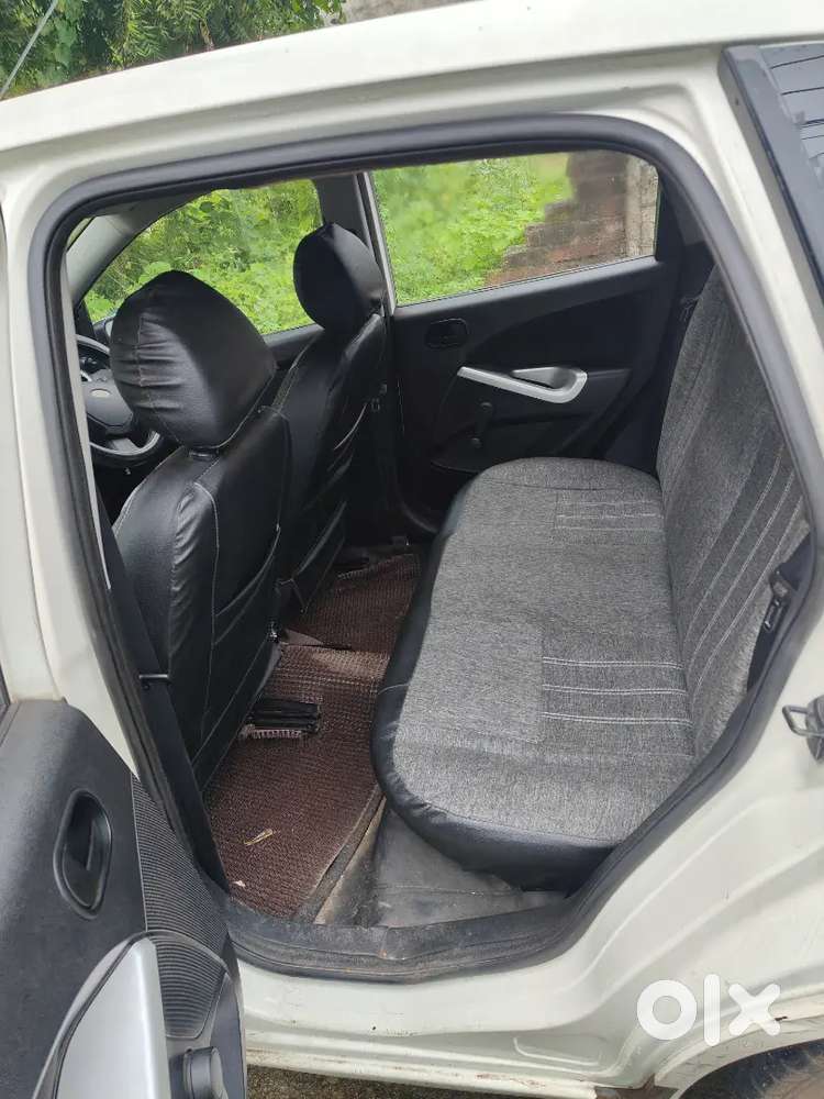 Ford Figo Petrol Zxi 2014 Year Car