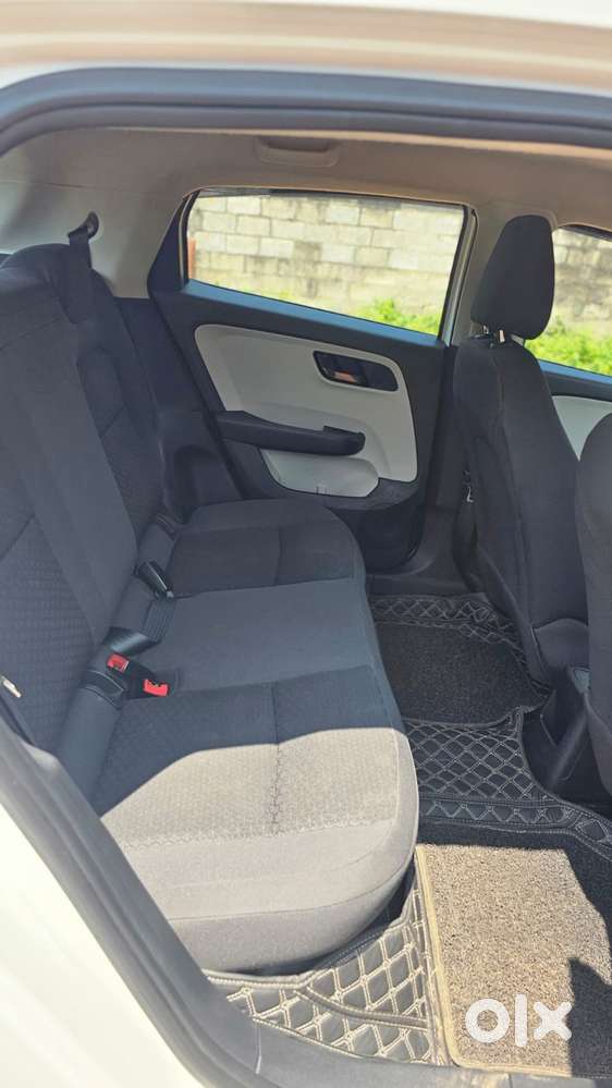 Tata Altroz 1.2 Xm Plus, 2022, Petrol