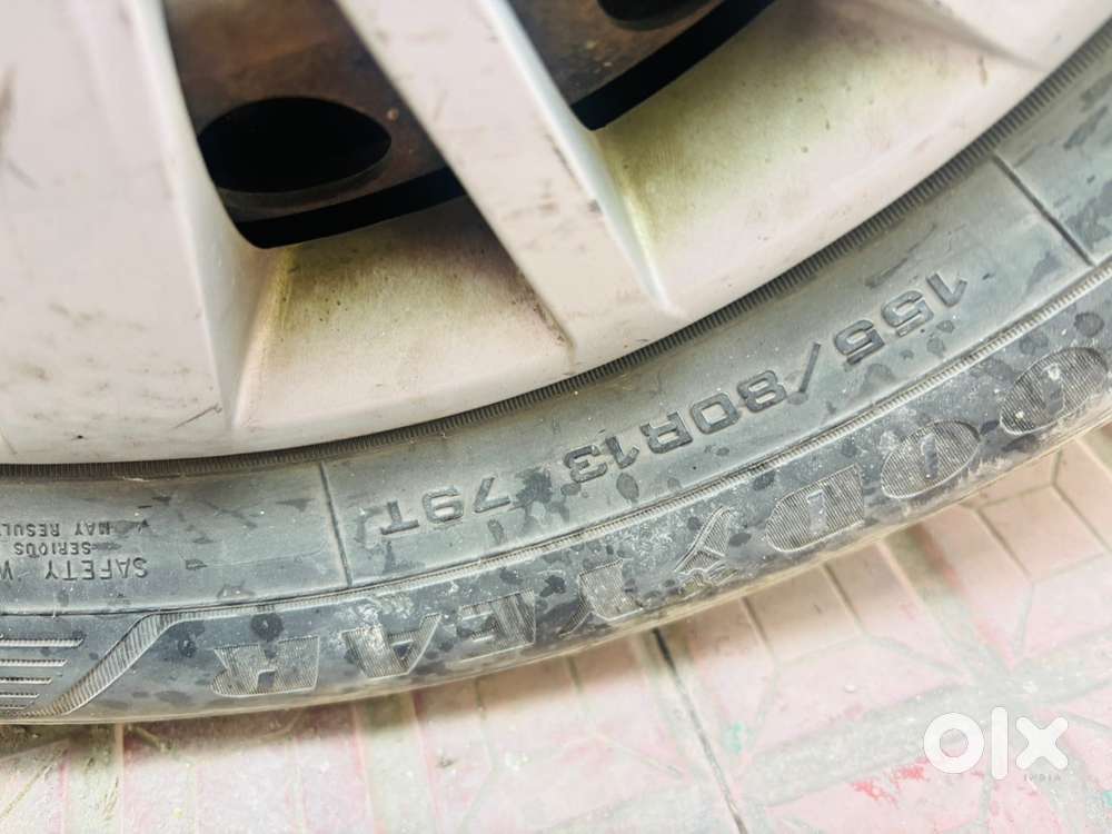 Hyundai I10 Sportz 2014. Front Both Tyre Are New