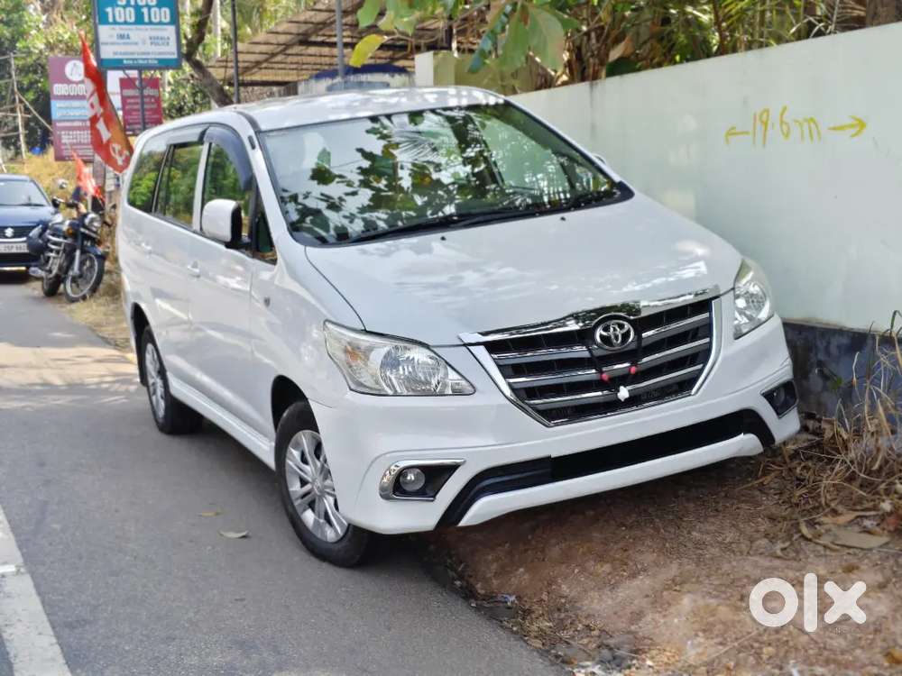 2012 Innova Pearl White Colour Full Company Matained Vehicle