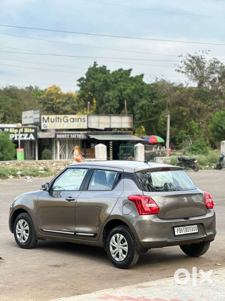 Maruti Suzuki Swift Vxi + Manual, 2022, Petrol