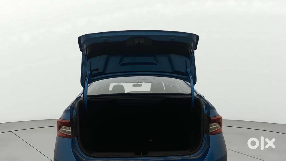 Skoda Slavia 1.0 Ambition Tsi At, 2023, Petrol