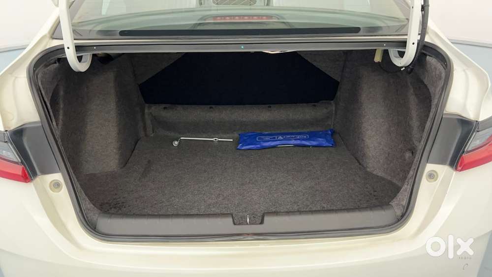 Honda City 1.5 Zx I-vtec Mt, 2023, Petrol