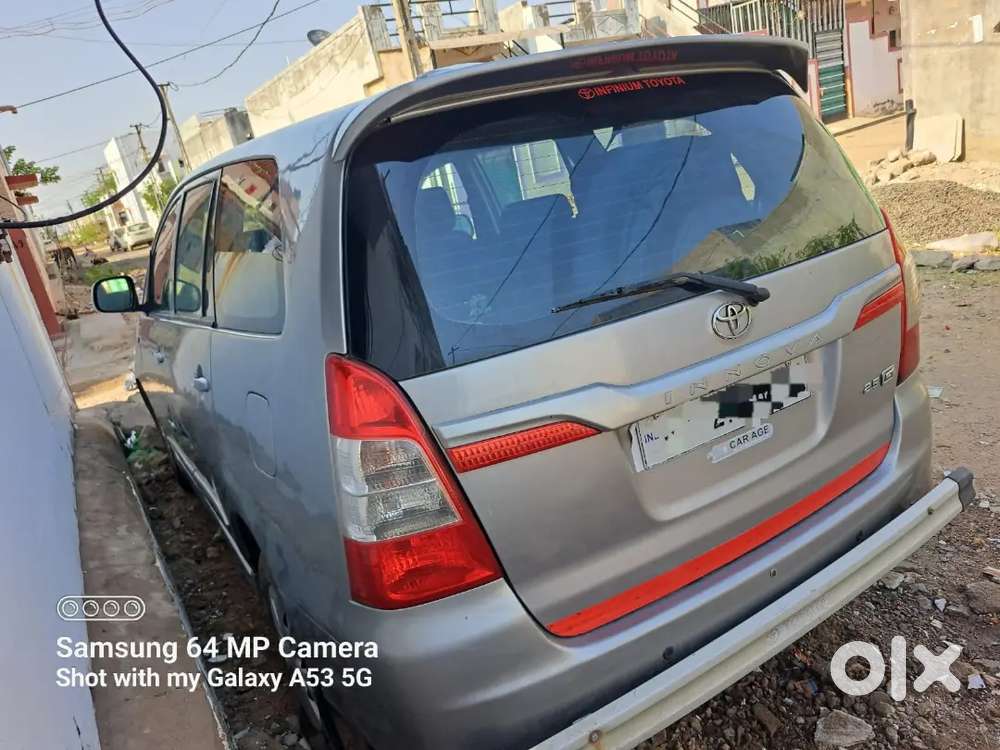 Toyota Innova 2015 Diesel 150000 Km Driven