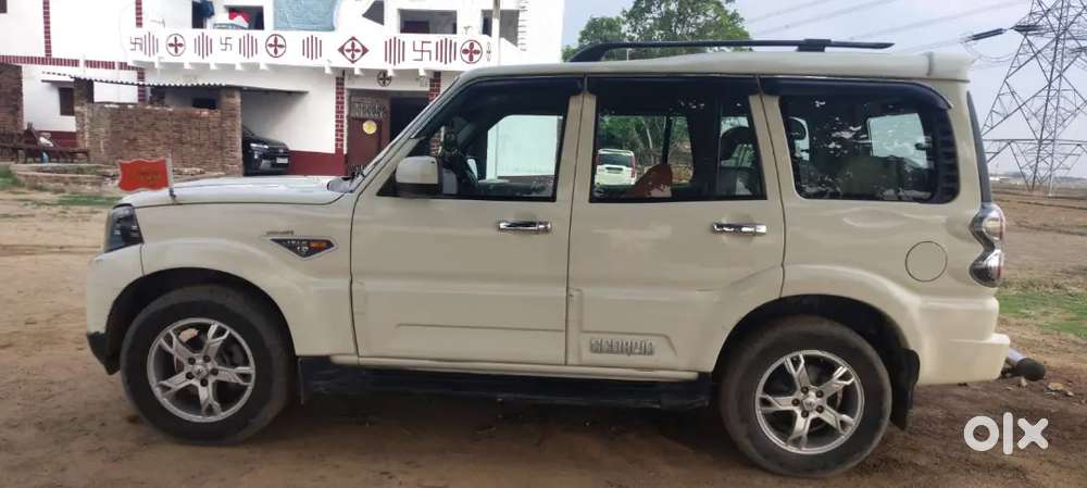 Mahindra Scorpio 2017 Diesel 85213 Km Driven