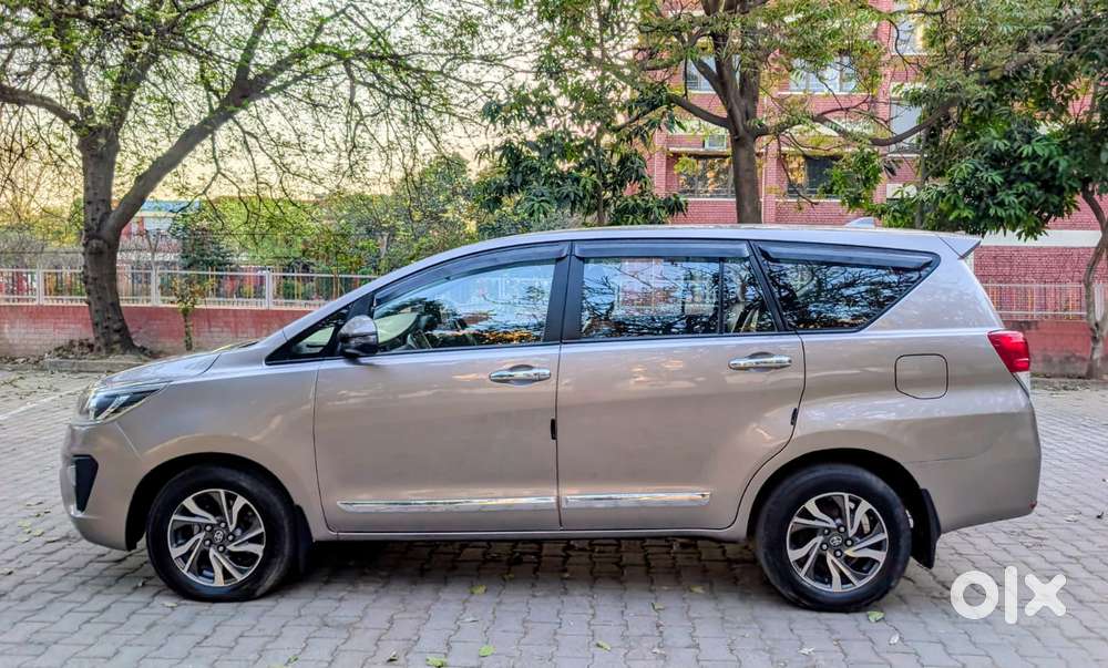 Toyota Innova Crysta 2.7 Gx Limited Edition 7 Str, 2022, Diesel