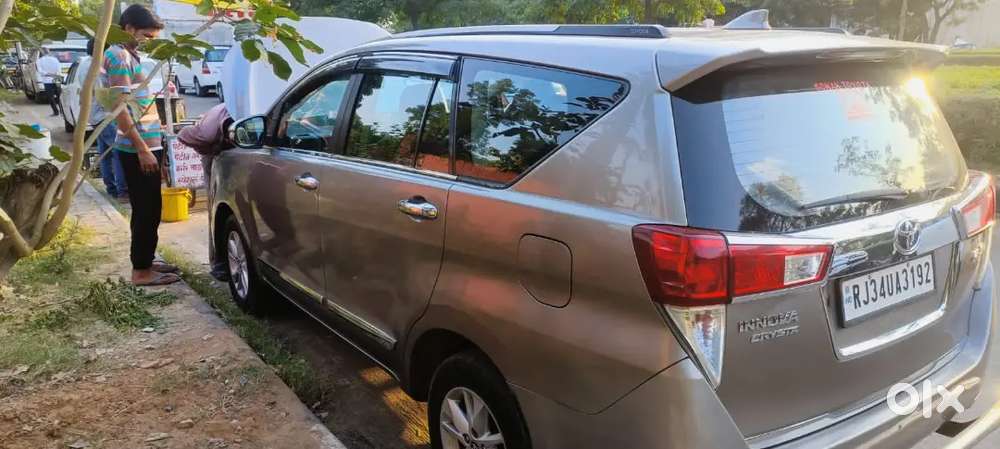 Toyota Innova Crysta 2017 डीज़ल मैनुअल