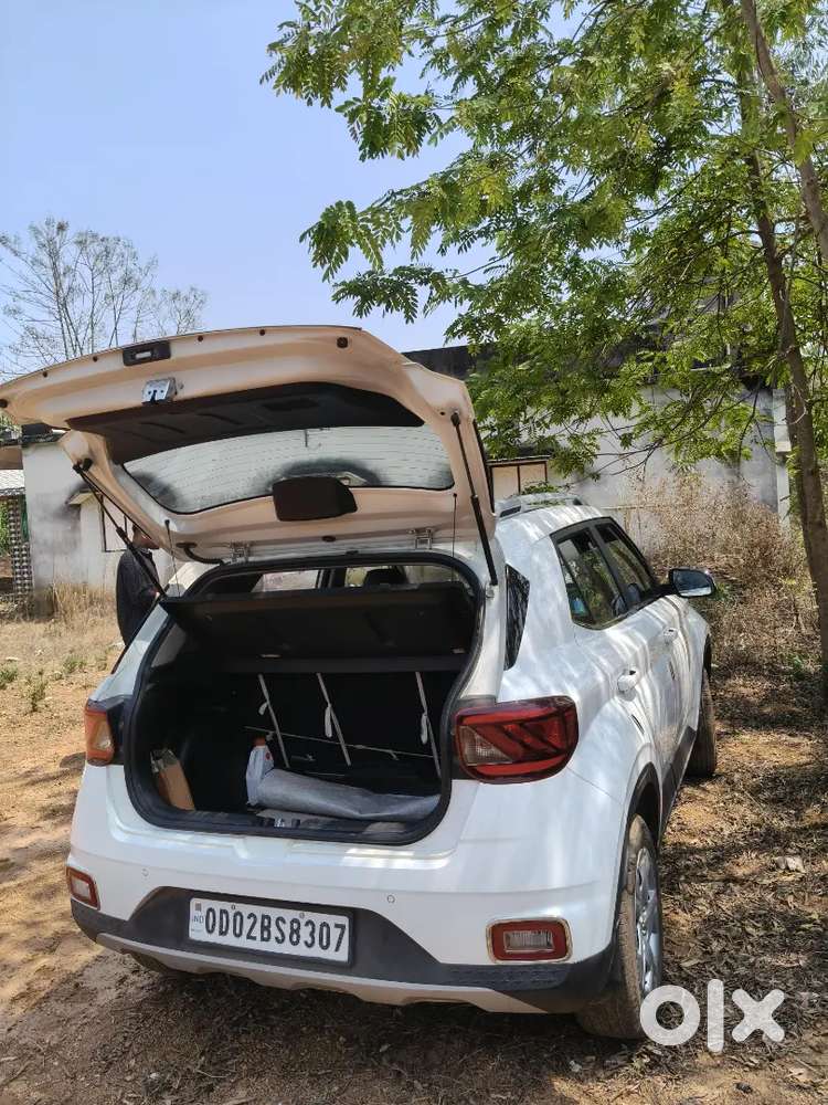 Mint Condition Manual Car Venue, Very Low Km Running In 4yr